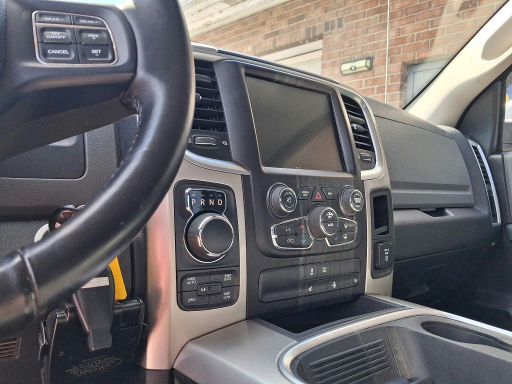 2015, RAM 4X4 1500 BIG HORN Images