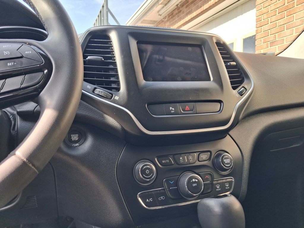 2020, JEEP 4X4 CHEROKEE LATITUDE PLUS Images