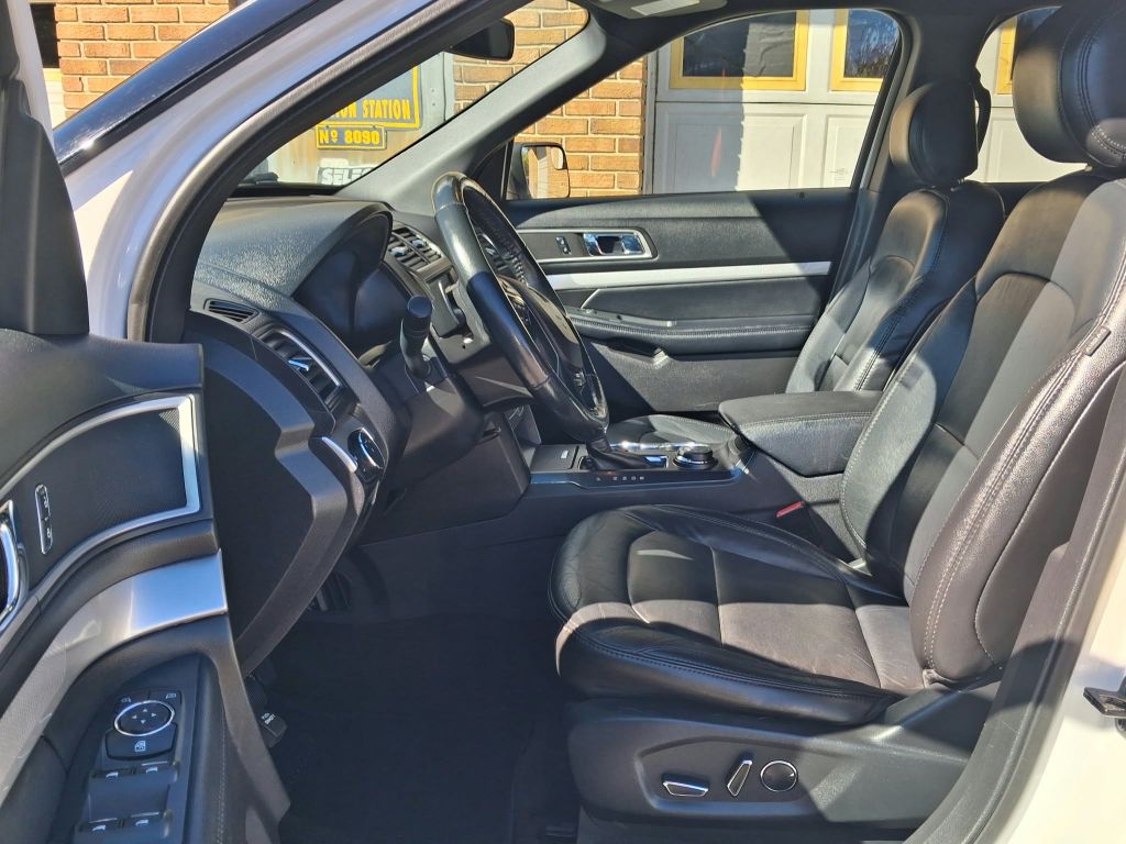 2017, FORD 4X4 EXPLORER XLT Images