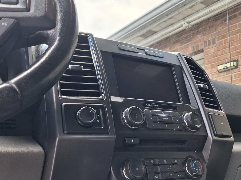 2018, FORD 4X4 F-150 XLT Images