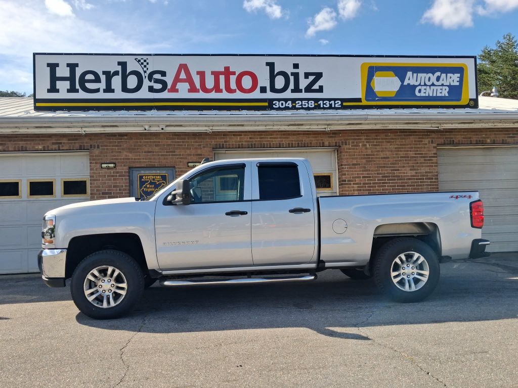 2017, CHEVROLET 4X4 SILVERADO 1500 Images
