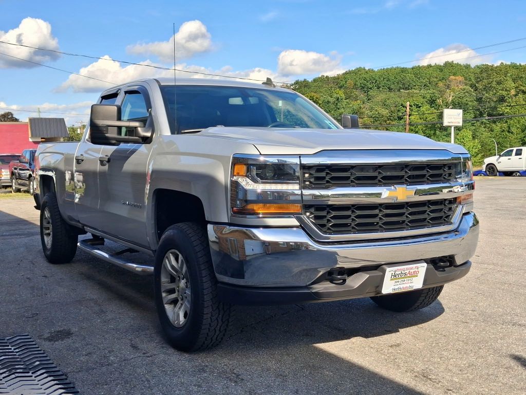 2017, CHEVROLET 4X4 SILVERADO 1500 Images