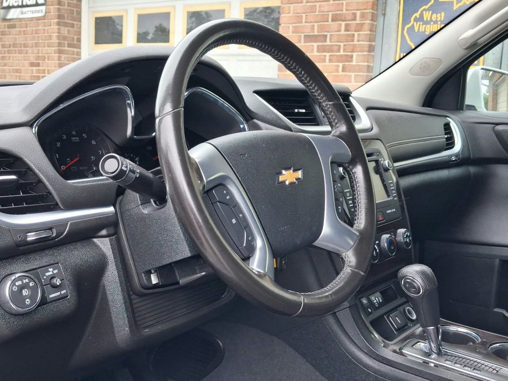 2017, CHEVROLET ALL WHEEL DRIVE TRAVERSE LT Images